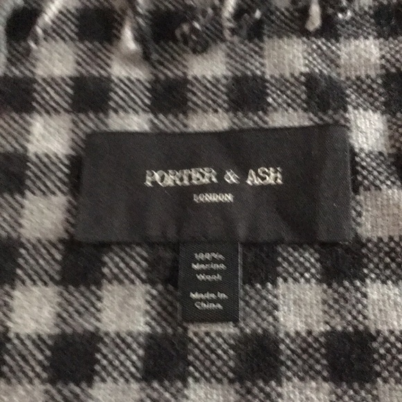 Porter & Ash 100% Marino wool Scarf - Picture 2 of 4